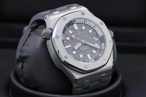 Audemars Piguet – Royal Oak Offshore Diver – Grey – 15720ST – 42mm – Mint