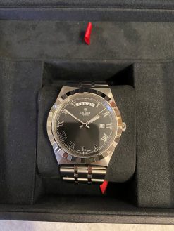 TUDOR Royal Automatic Black Dial 41 mm Watch Item No. M28600-0003 ( Replica )