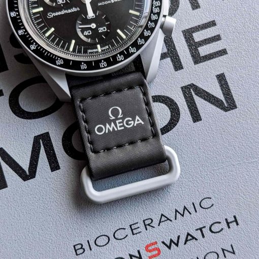 Omega MoonSwatch Mission to the Moon SO33M100