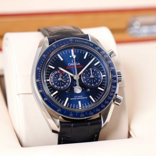 OMEGA Speedmaster Moon Phase Chronograph Automatic Men’s Watch Item No. 304.33.44.52.03.001