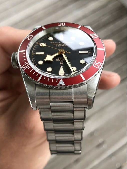 Tudor Heritage Black Bay Red 79230R