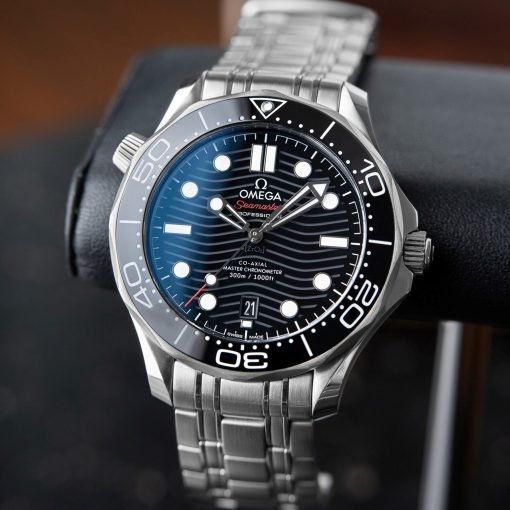 OMEGA Seamaster Black Dial 21030422001001 Men’s Watch Item No. 210.30.42.20.01.001