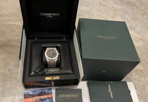 AUDEMARS PIGUET Royal Oak Black Dial Men’s Watch 15400STOO1220ST01 Item No. 15400ST.OO.1220ST.01