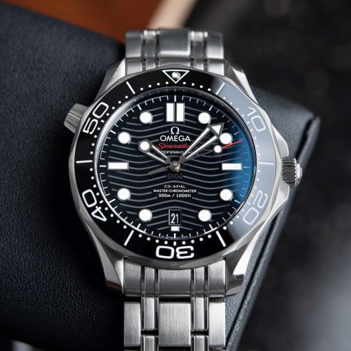 OMEGA Seamaster Black Dial 21030422001001 Men’s Watch Item No. 210.30.42.20.01.001