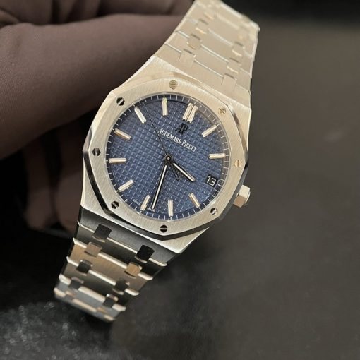 AUDEMARS PIGUET Royal Oak Blue Dial Automatic Men’s Watch Item No. 15500ST.OO.1220ST.01