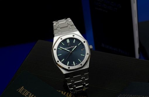 AUDEMARS PIGUET Royal Oak Blue Dial Automatic Men’s Watch Item No. 15500ST.OO.1220ST.01