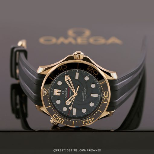 Omega Seamaster Diver 300m Yellow Gold On Rubber Strap