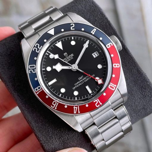 Tudor Black Bay GMT Pepsi Stainless Steel Men’s Swiss Automatic Diver Watch 41mm