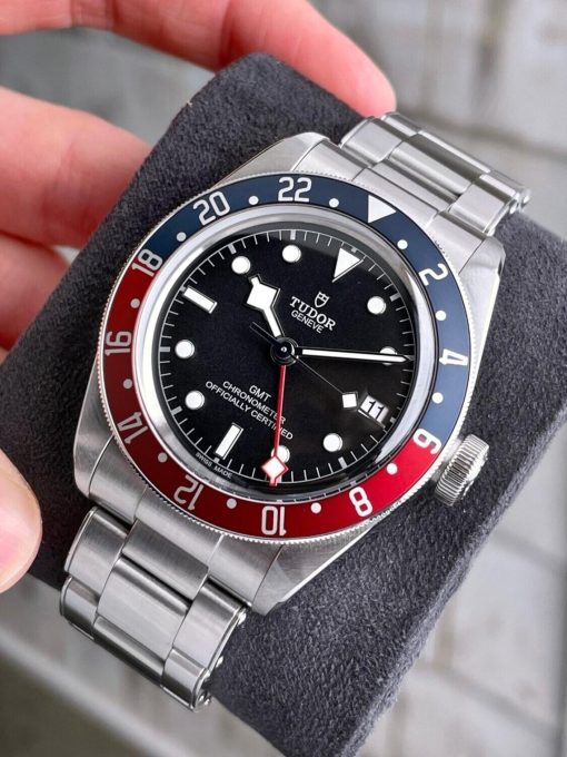 Tudor Black Bay GMT Pepsi Stainless Steel Men’s Swiss Automatic Diver Watch 41mm